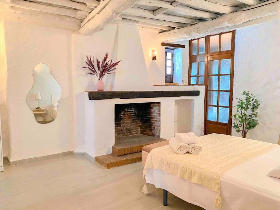 La Palmera. Casa Rural Con Piscina Privada. Benadalid Esterno foto